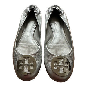 Tory Burch Reva Silver Embossed Leather Ballet Flats Size 8M